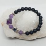 Pulseira Onix, Triangulo Ametista e Hamsã 8mm